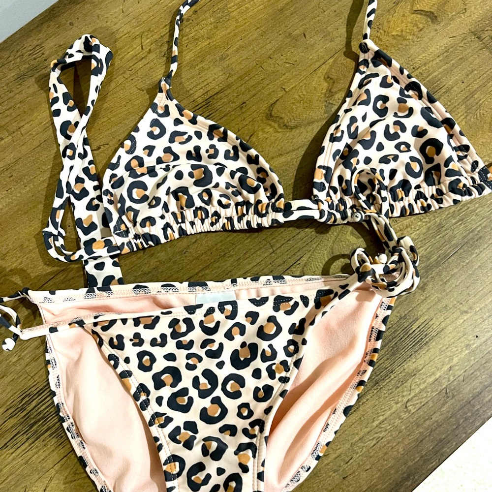 Chil station bikini cheetah/leopard pink set.  Size Medium.
